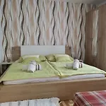Lili Апартаменты Харканы