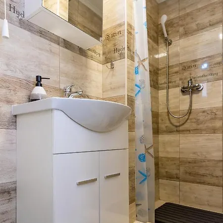 Apartment Lili Harkany