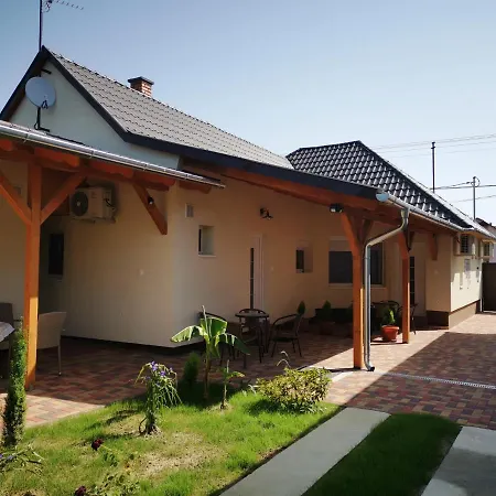 Lili Apartmán *