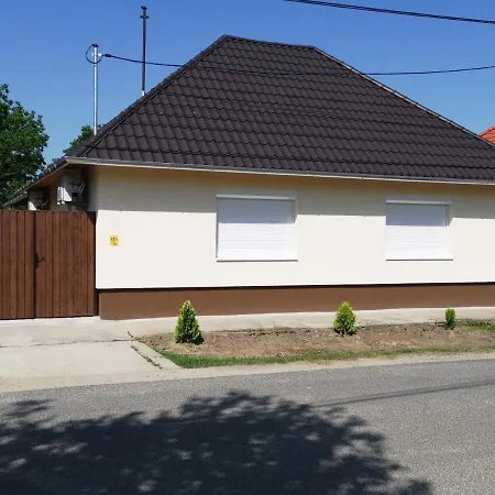 Lili Apartmán *
