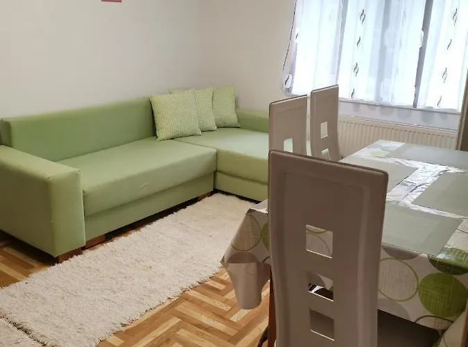 Lili Апартаменты Харканы